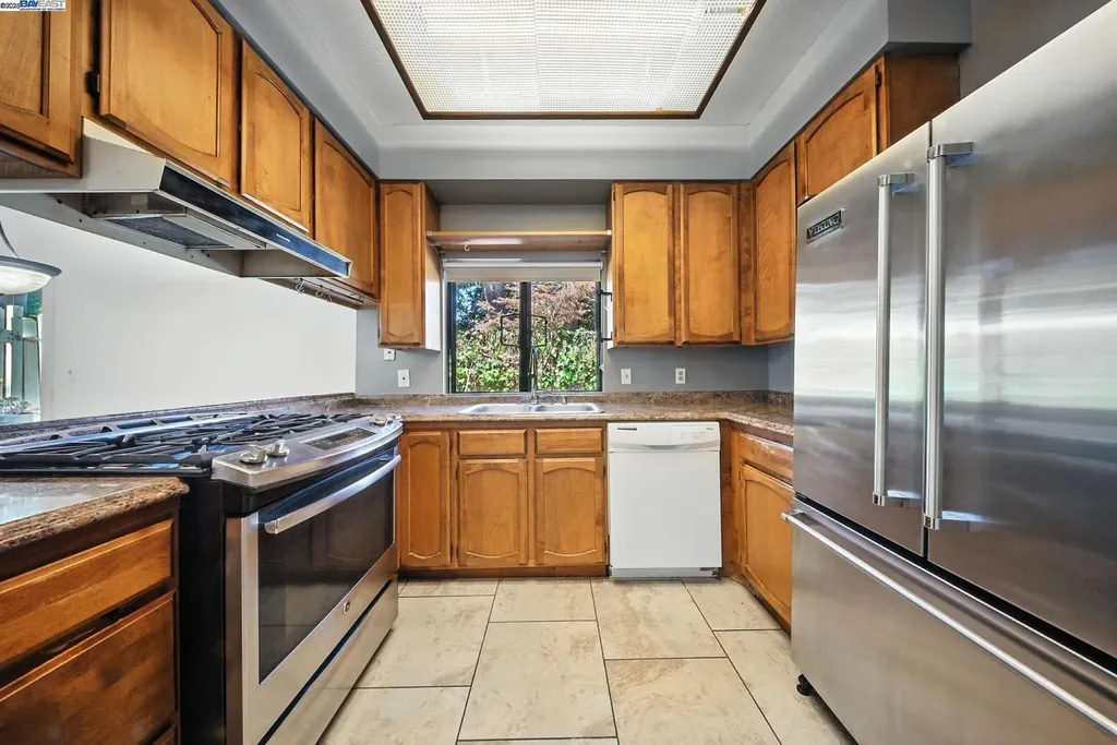 1523 Verdi Street Alameda CA 94501