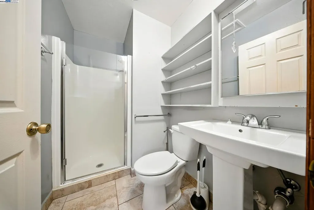 1523 Verdi Street Alameda CA 94501