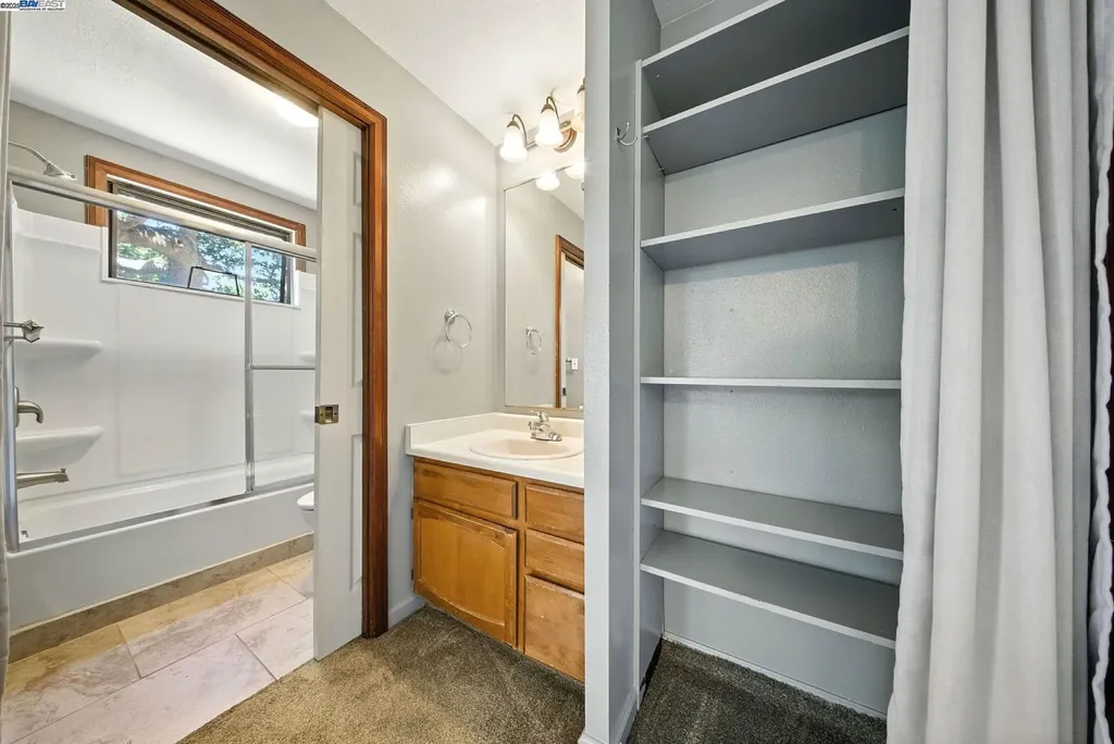 1523 Verdi Street Alameda CA 94501