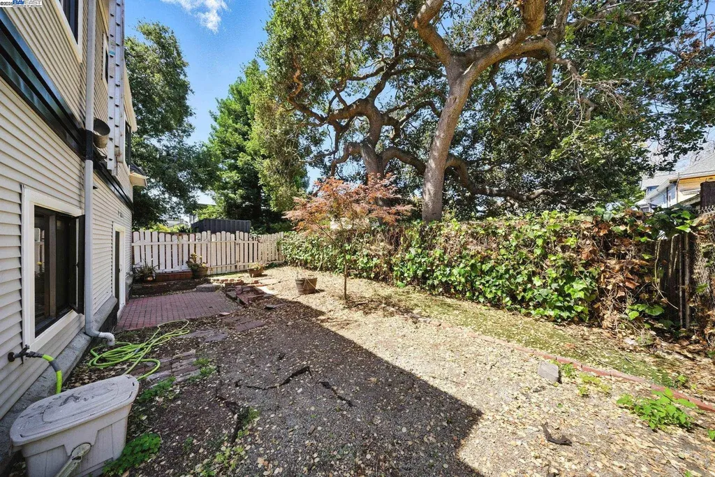 1523 Verdi Street Alameda CA 94501