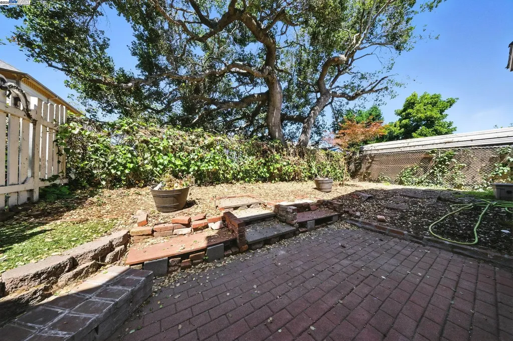 1523 Verdi Street Alameda CA 94501