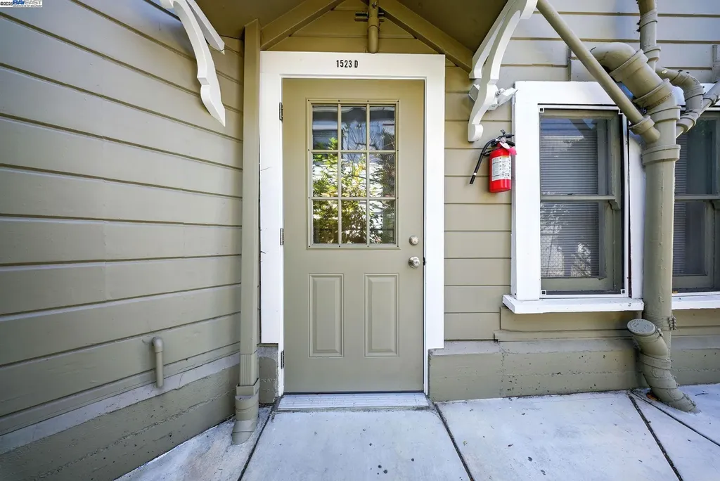 1523 Verdi Street Alameda CA 94501