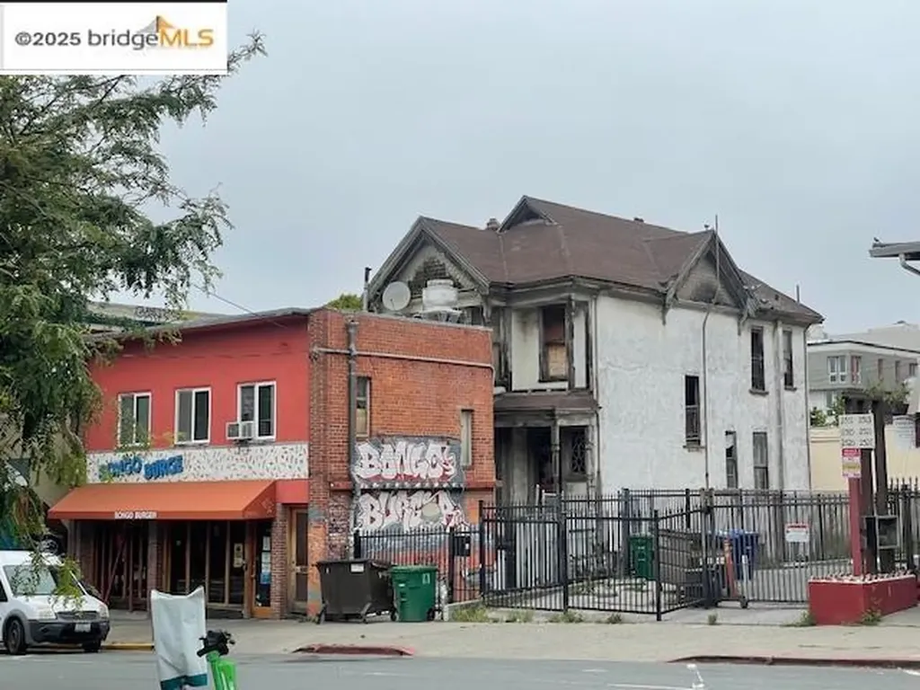 Berkeley CA, 2509 Dwight Way