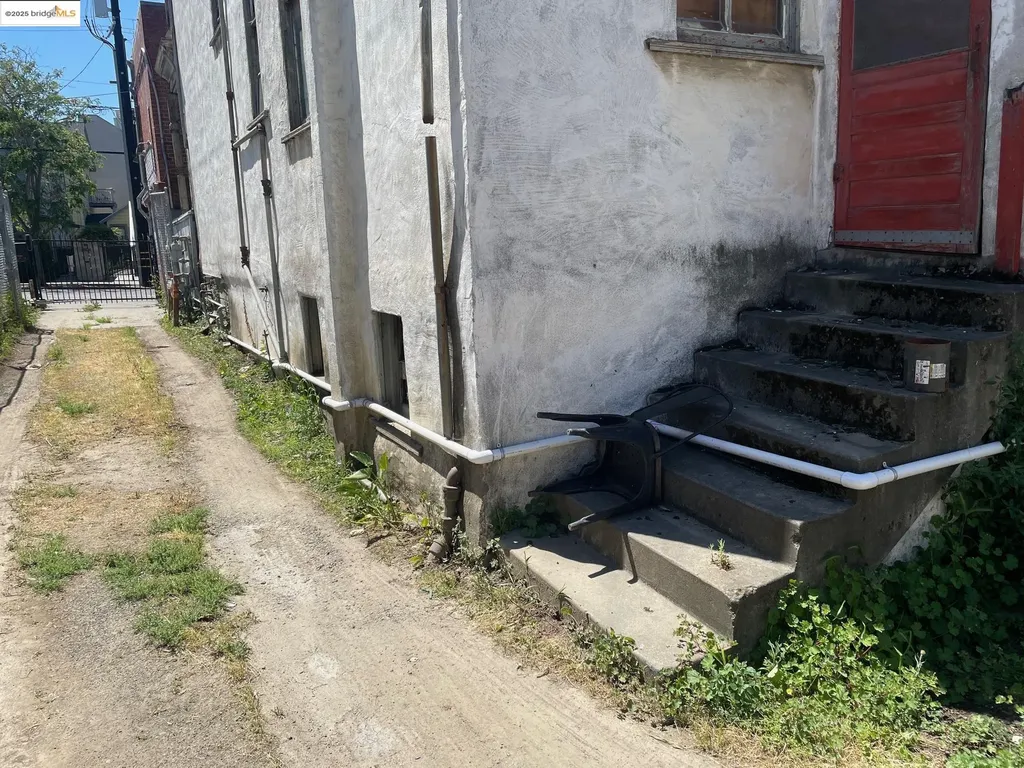 2509 Dwight Way Berkeley CA 94704