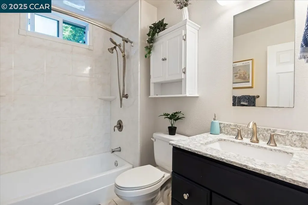 68 Emery Bay Drive Emeryville CA 94608