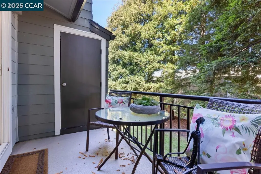68 Emery Bay Drive Emeryville CA 94608