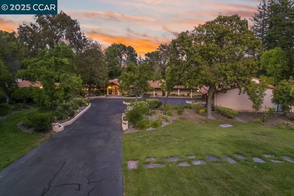 940 Reliez Station Lane Lafayette CA 94549