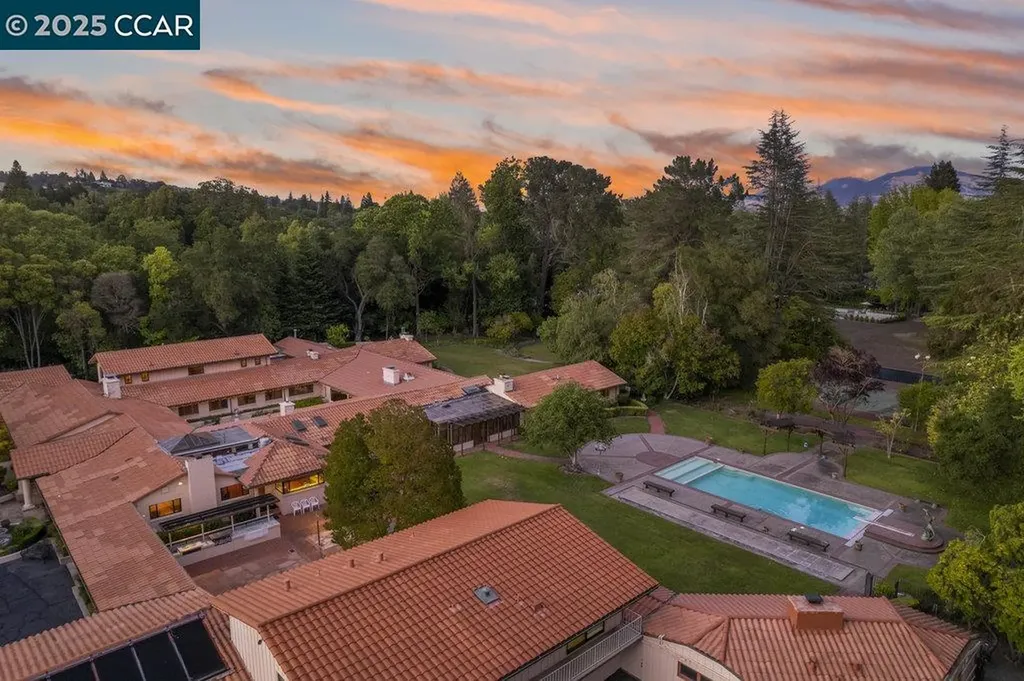 940 Reliez Station Lane Lafayette CA 94549