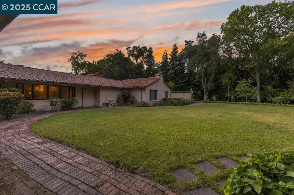 940 Reliez Station Lane Lafayette CA 94549