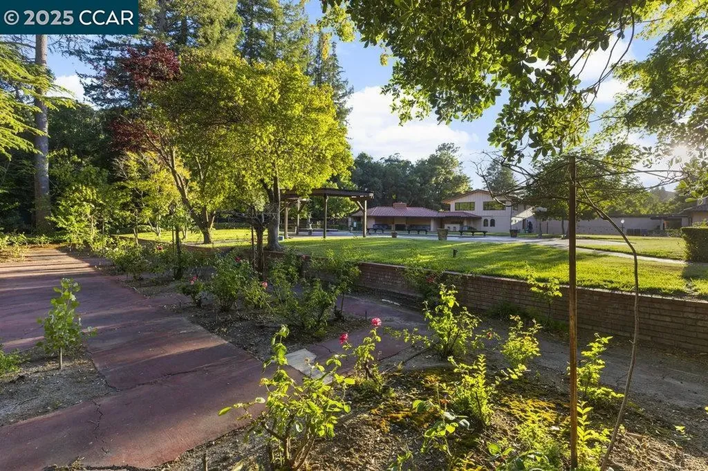 940 Reliez Station Lane Lafayette CA 94549