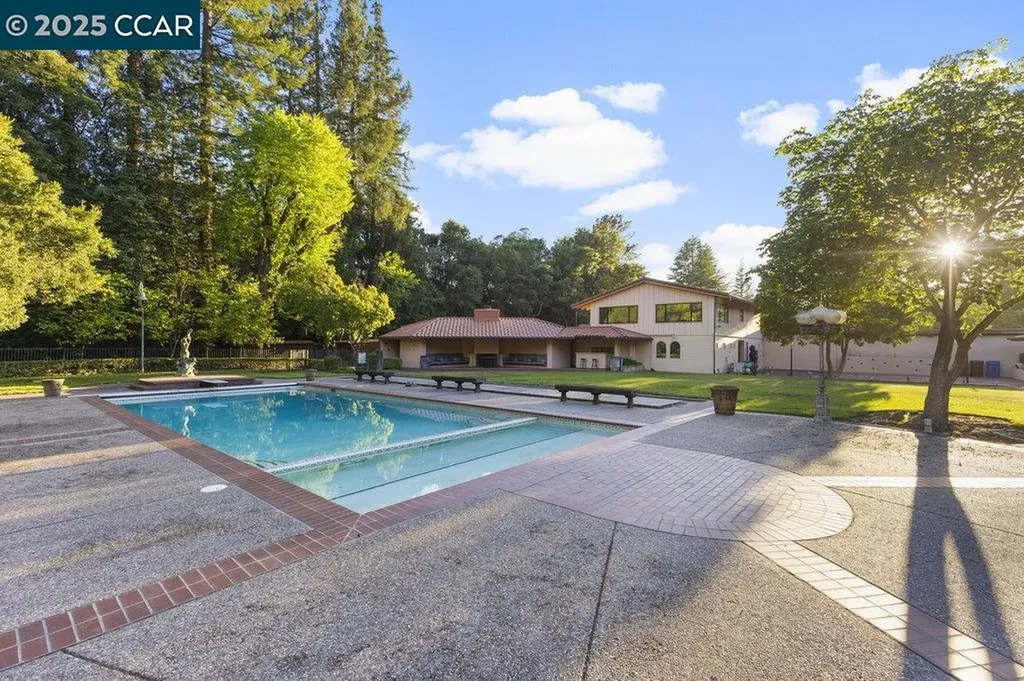 940 Reliez Station Lane Lafayette CA 94549