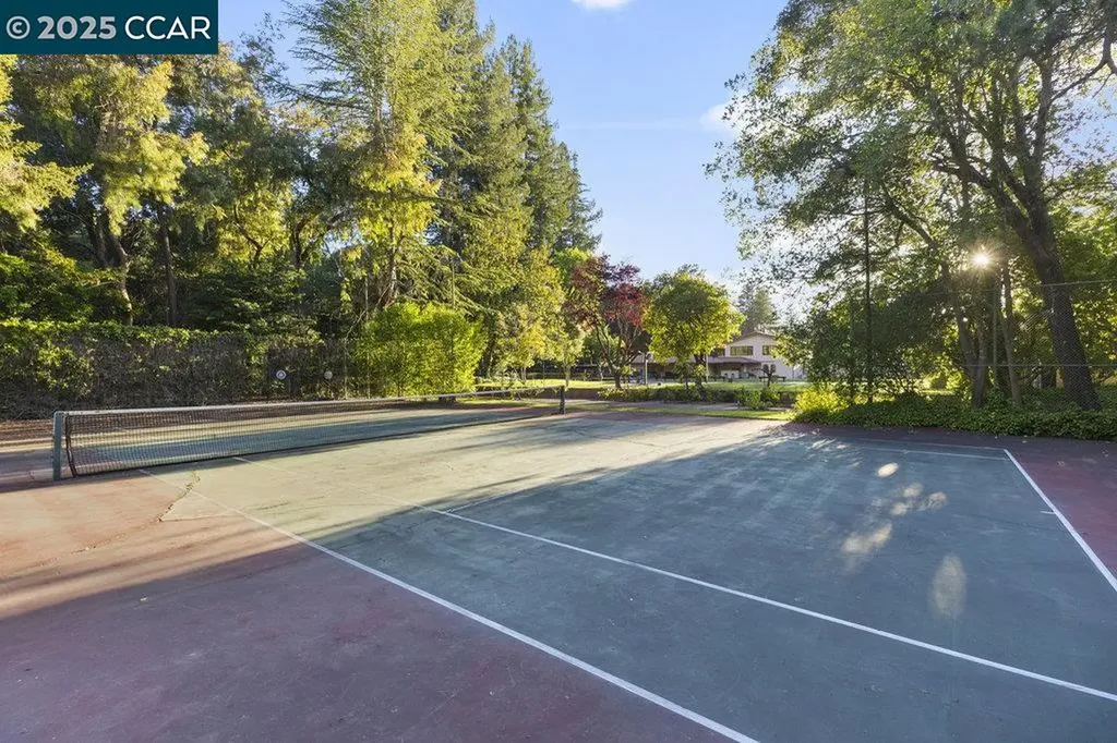 940 Reliez Station Lane Lafayette CA 94549