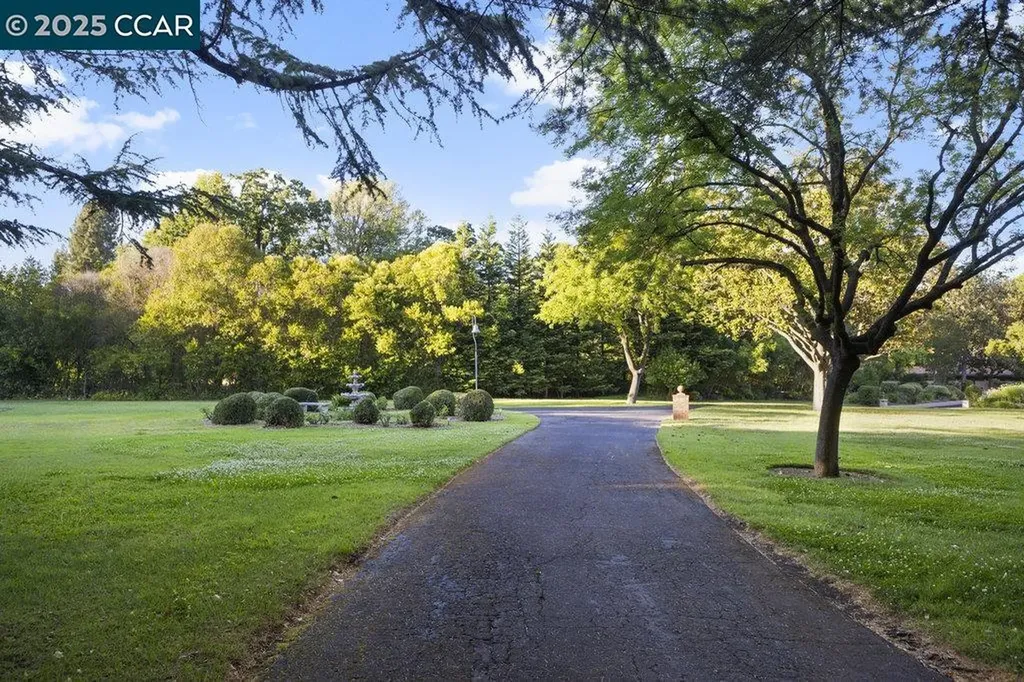 940 Reliez Station Lane Lafayette CA 94549