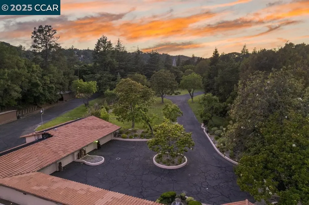 940 Reliez Station Lane Lafayette CA 94549