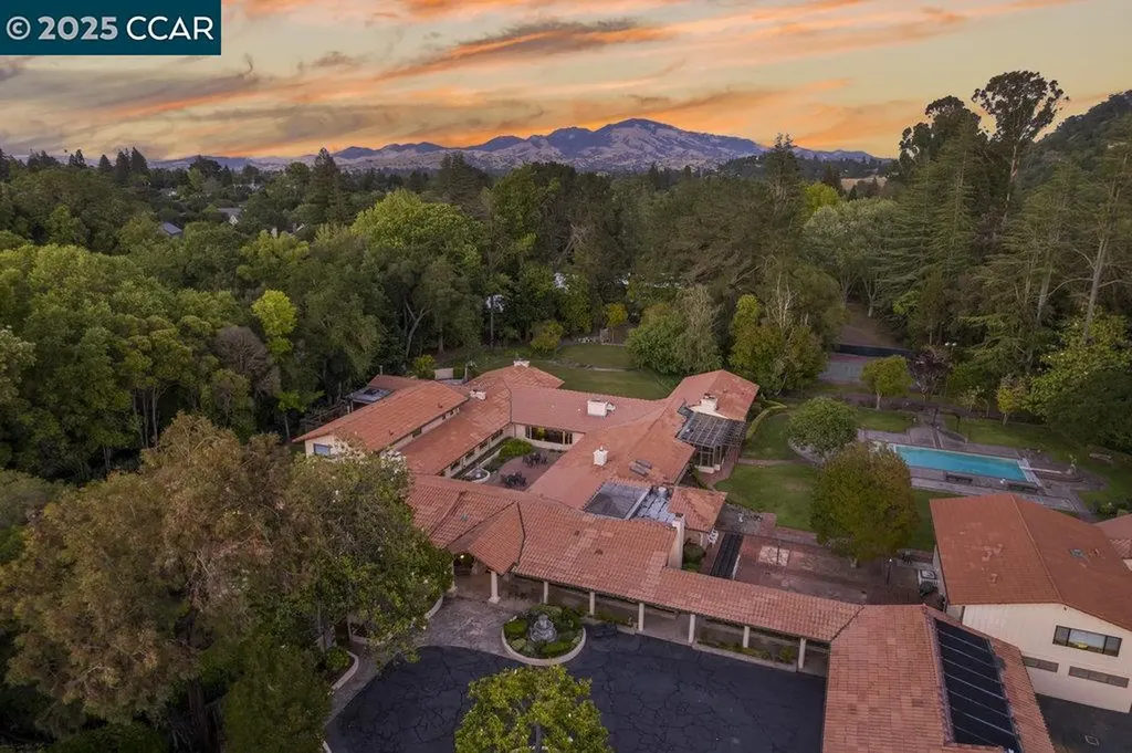 940 Reliez Station Lane Lafayette CA 94549