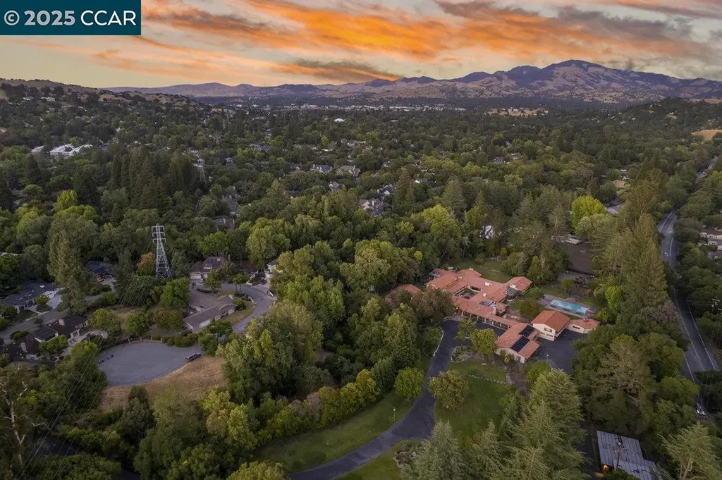 940 Reliez Station Lane Lafayette CA 94549