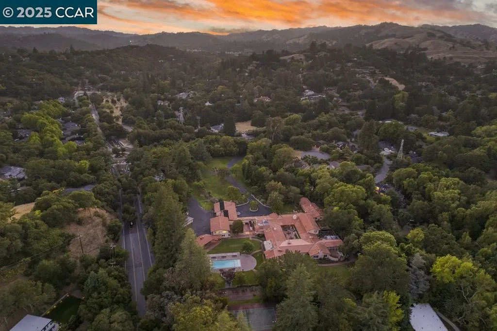 940 Reliez Station Lane Lafayette CA 94549