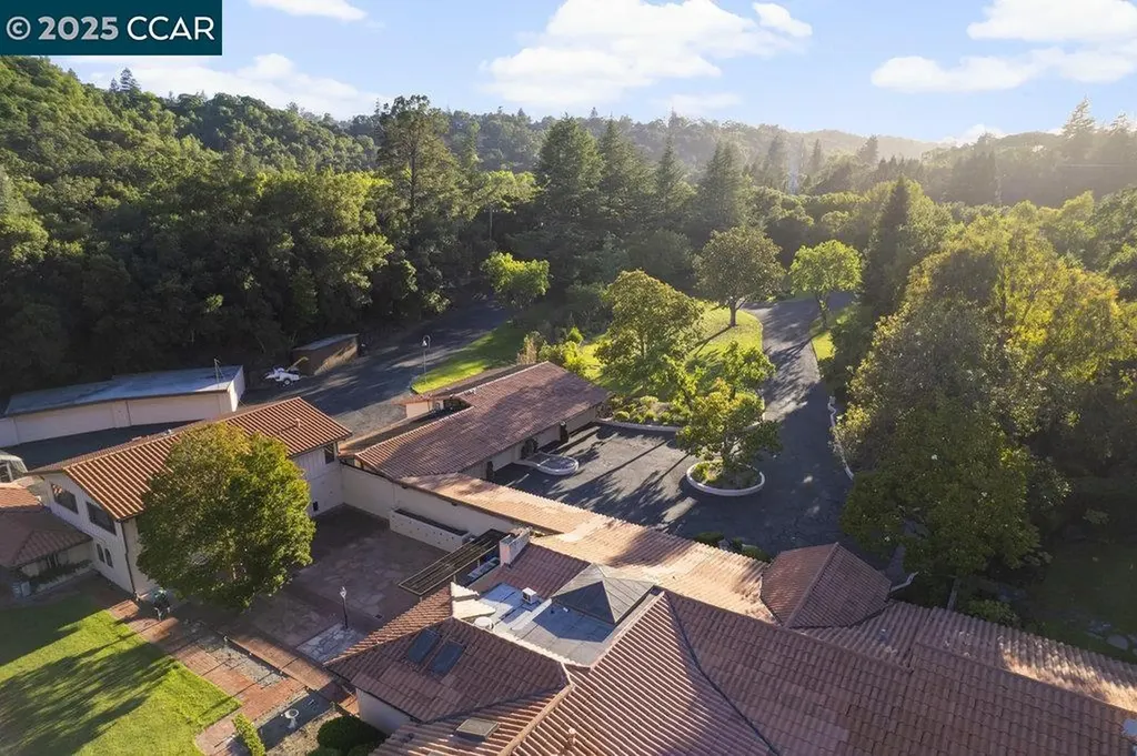 940 Reliez Station Lane Lafayette CA 94549