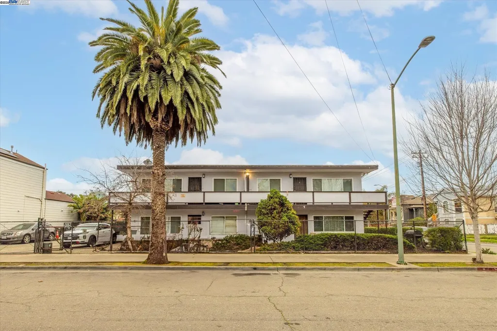 1745 Chase Street Oakland CA 94607