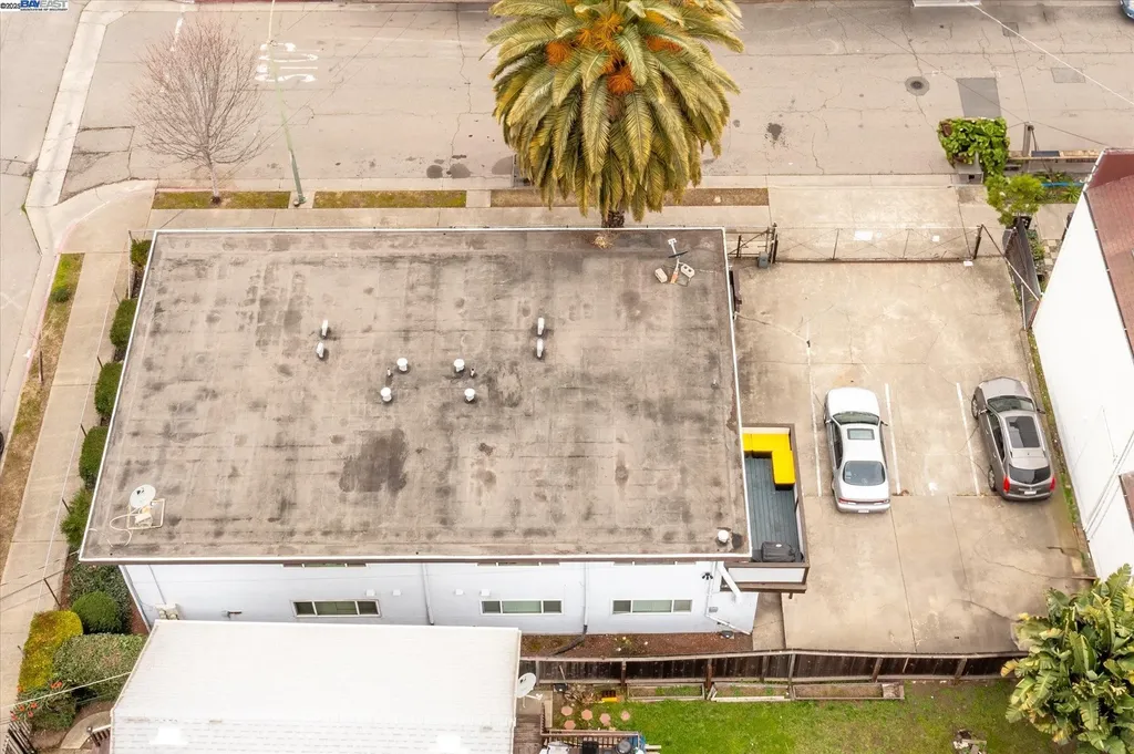 1745 Chase Street Oakland CA 94607