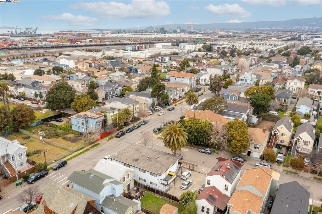 1745 Chase Street Oakland CA 94607