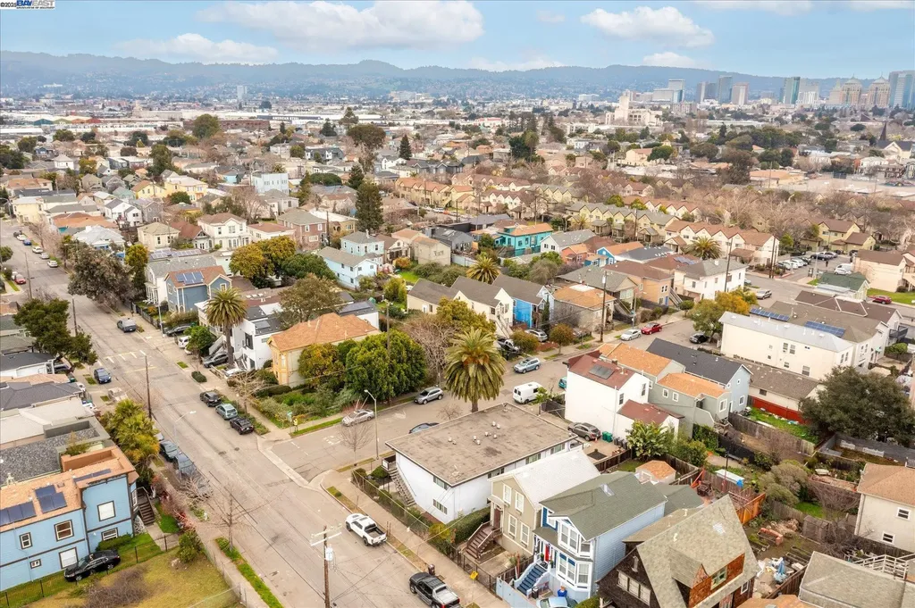 1745 Chase Street Oakland CA 94607
