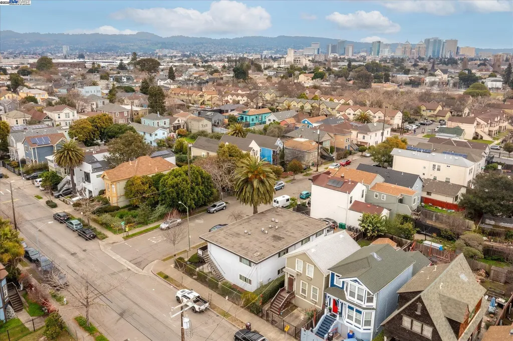 1745 Chase Street Oakland CA 94607