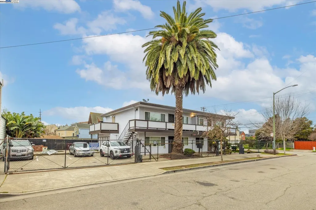 1745 Chase Street Oakland CA 94607
