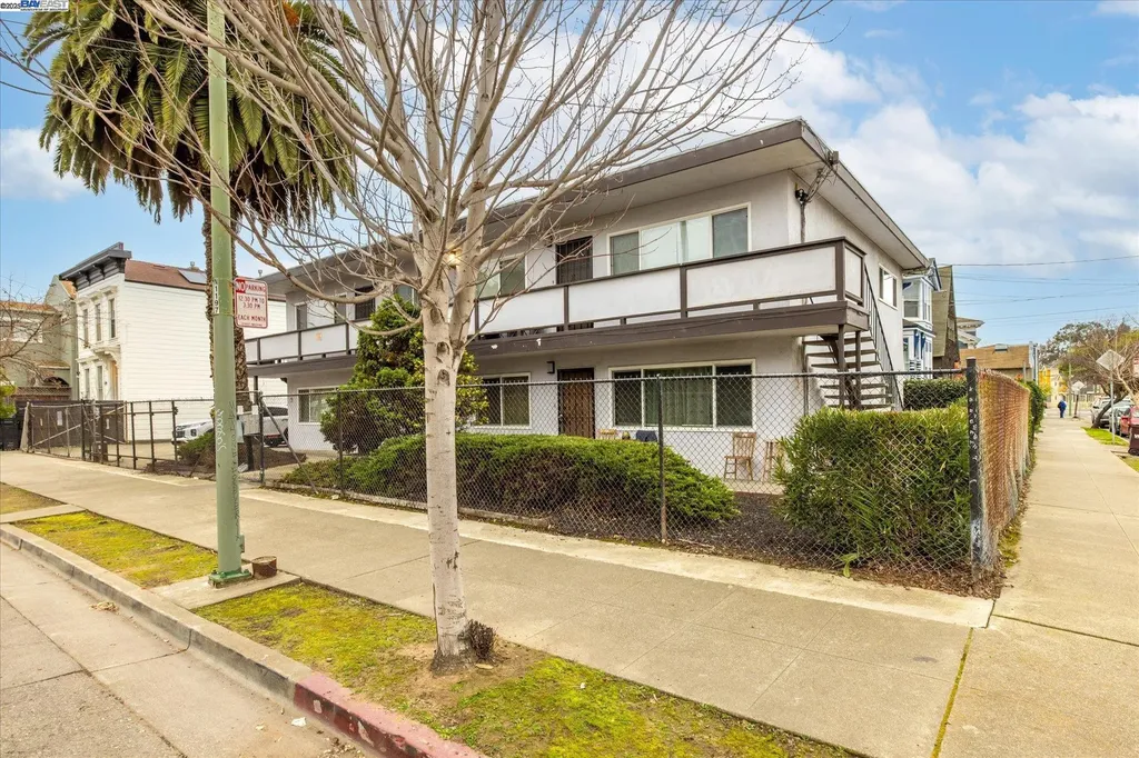 1745 Chase Street Oakland CA 94607