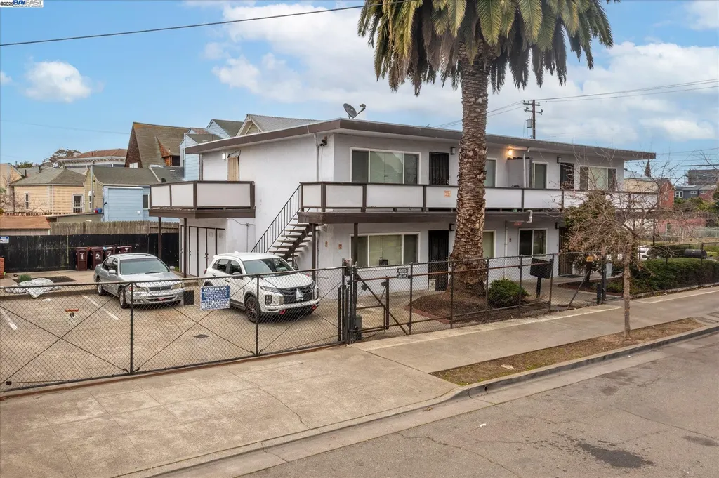 1745 Chase Street Oakland CA 94607