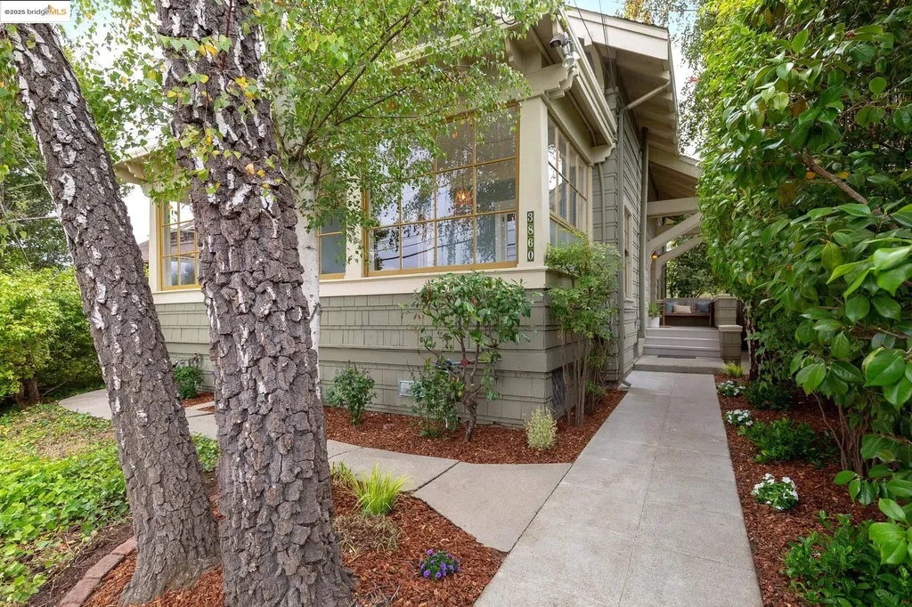 3860 Greenwood Avenue Oakland CA 94602