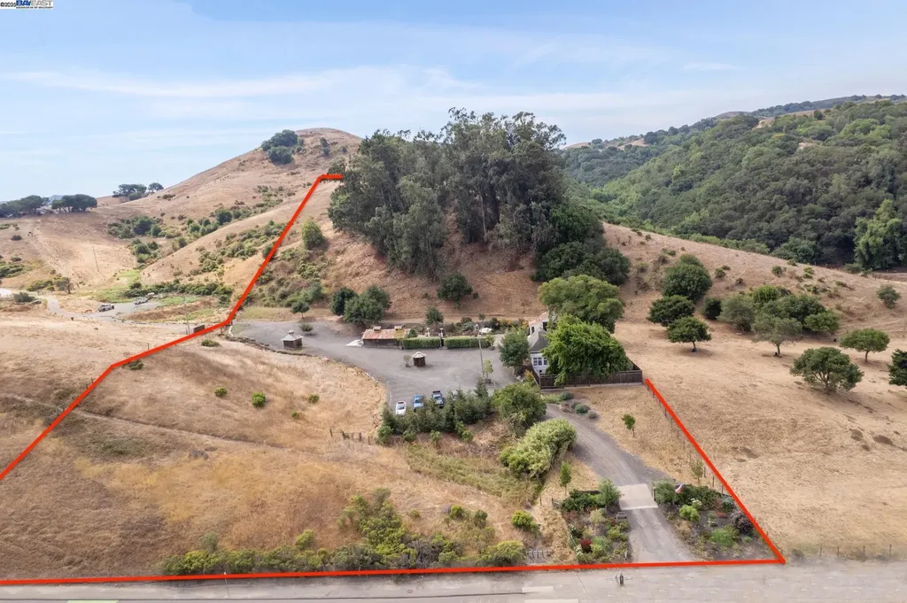 9635 Dublin Canyon Road Castro Valley CA 94552
