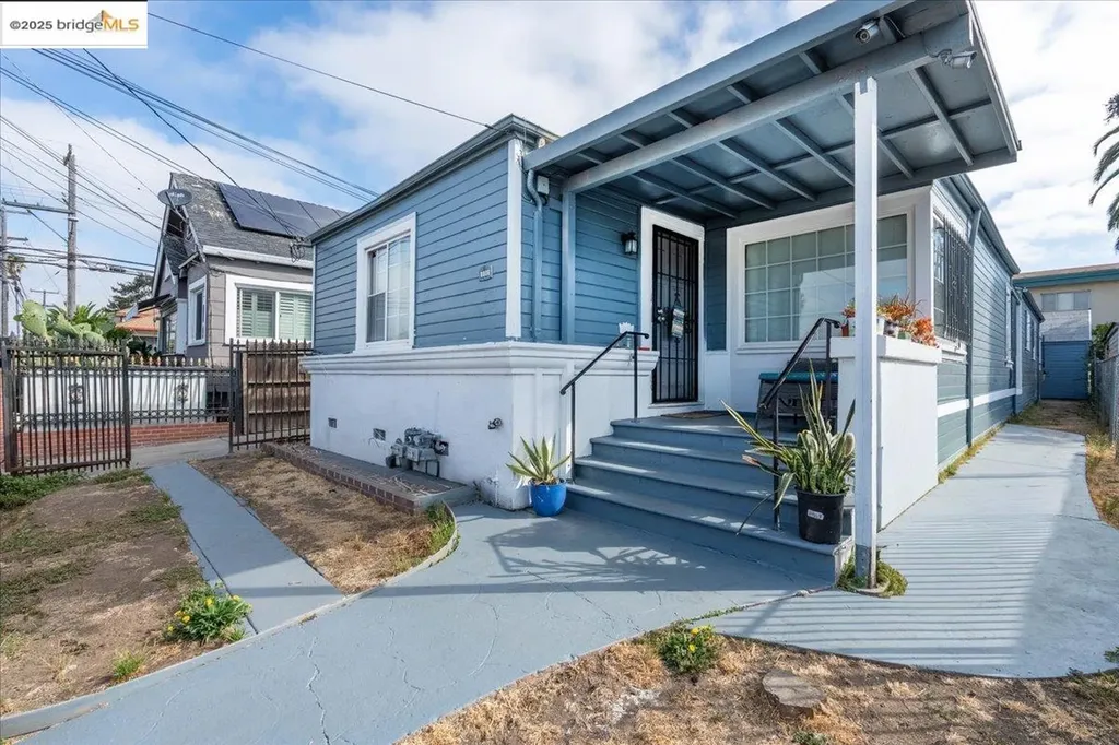 8806 Dowling Street Oakland CA 94605