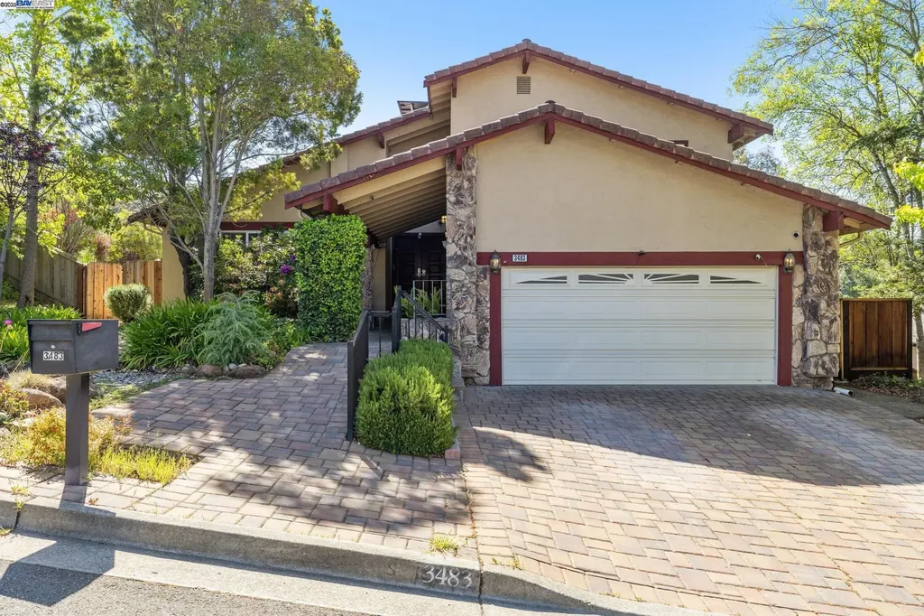 3483 Skyline Drive Hayward CA 94542