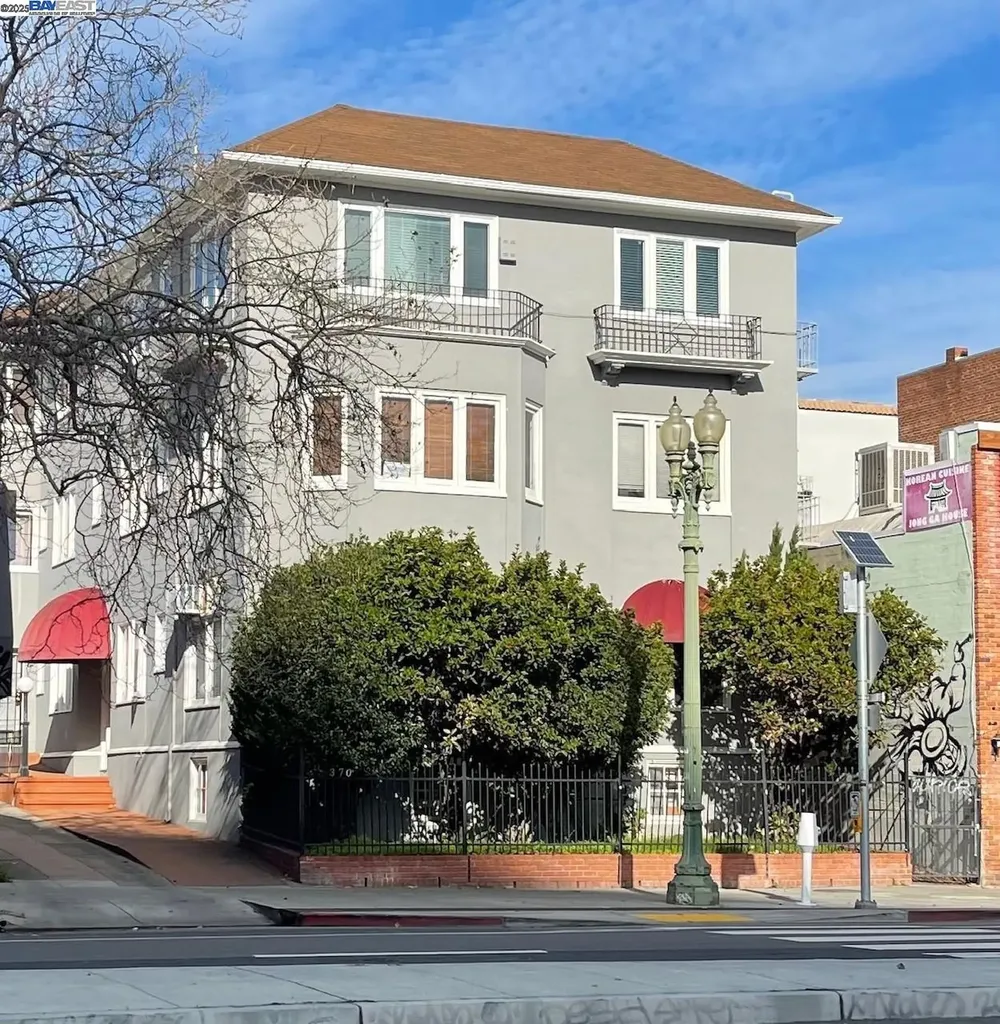 370 Grand Avenue Oakland CA 94610