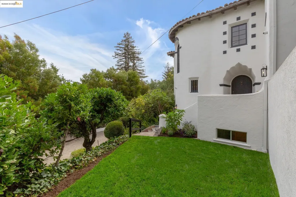 191 Indian Road Piedmont CA 94610