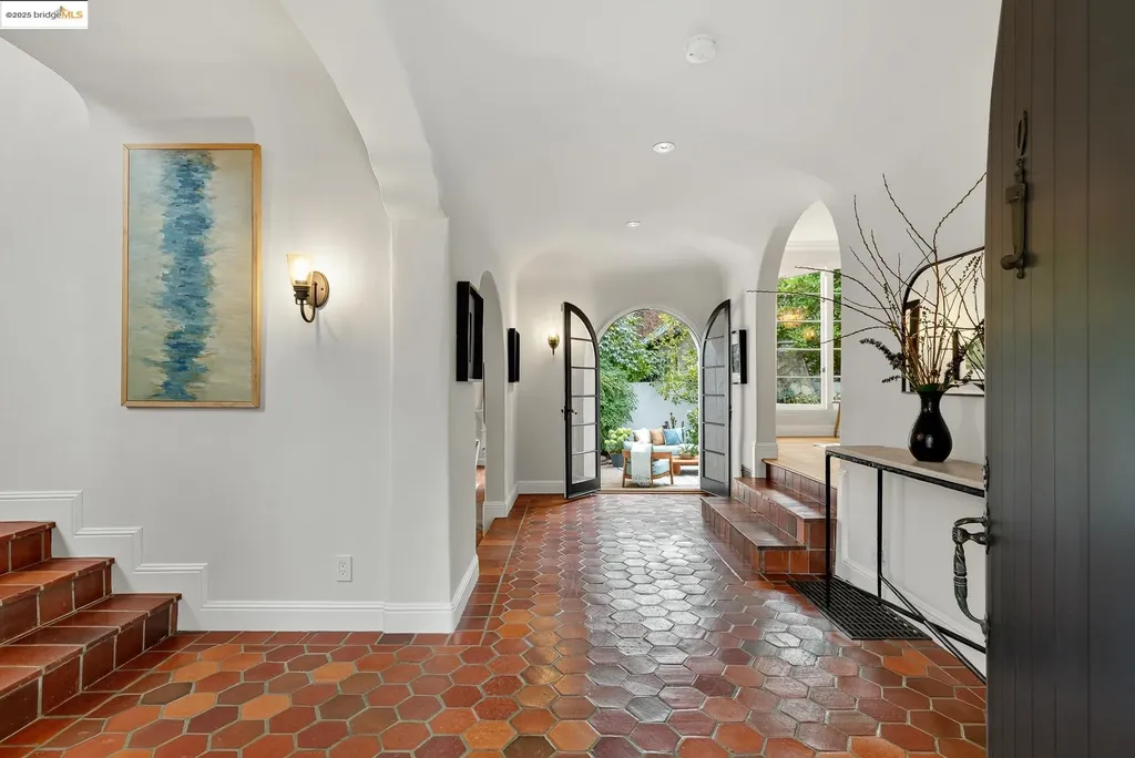 191 Indian Road Piedmont CA 94610