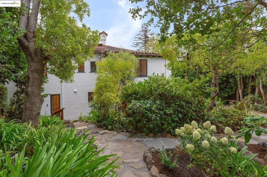 191 Indian Road Piedmont CA 94610