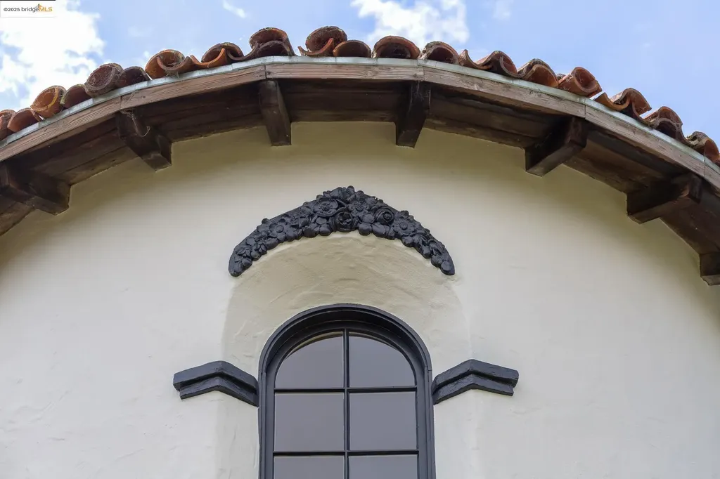 191 Indian Road Piedmont CA 94610