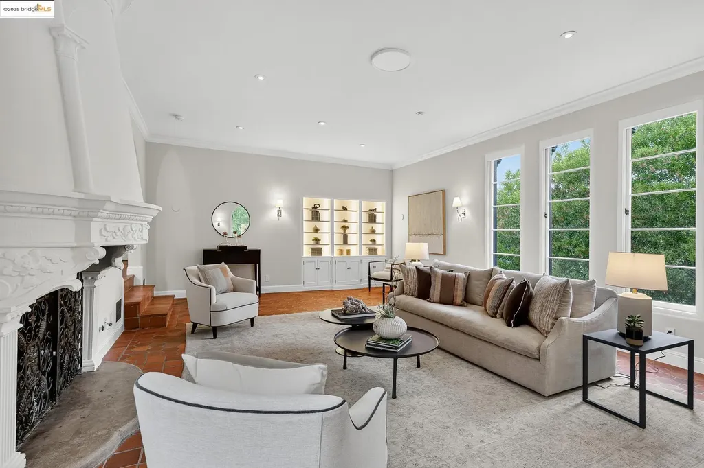 191 Indian Road Piedmont CA 94610