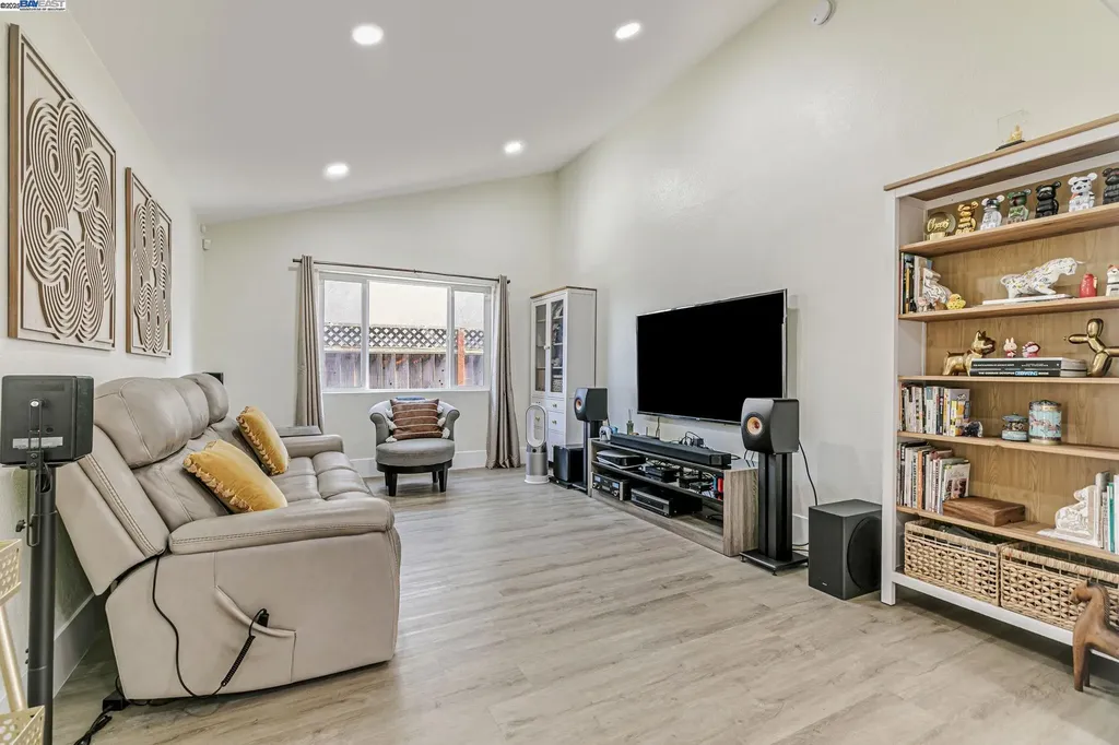 4714 Serra Avenue Fremont CA 94538