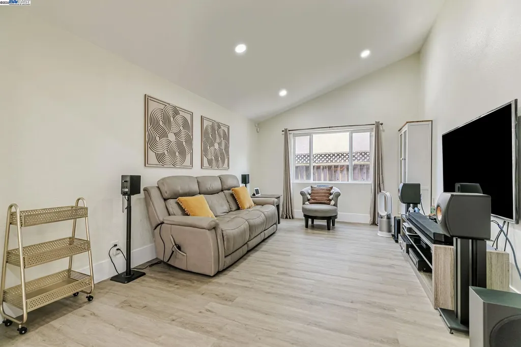 4714 Serra Avenue Fremont CA 94538