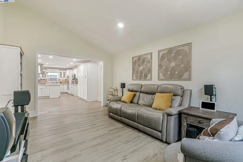 4714 Serra Avenue Fremont CA 94538