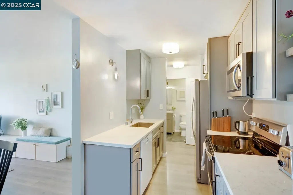 567 Oakland Avenue Oakland CA 94611