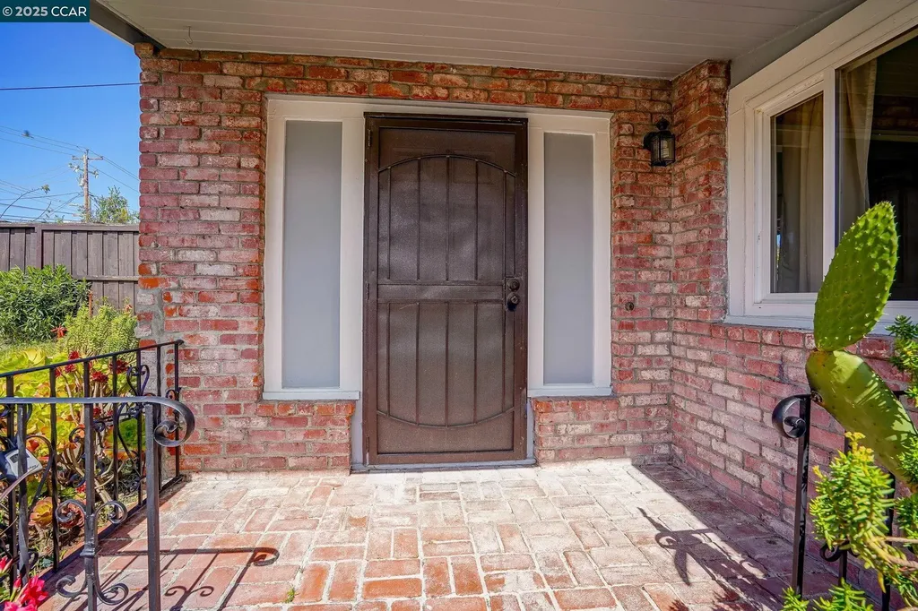 742 La Paloma Road El Sobrante CA 94803