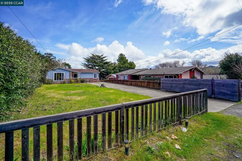 742 La Paloma Road El Sobrante CA 94803