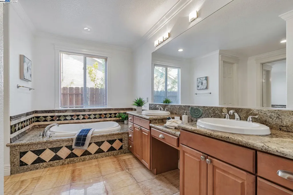 5065 Carbondale Way Antioch CA 94531