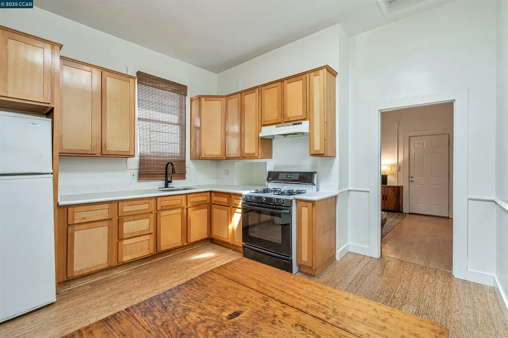 1525 3rd Street Oakland CA 94607