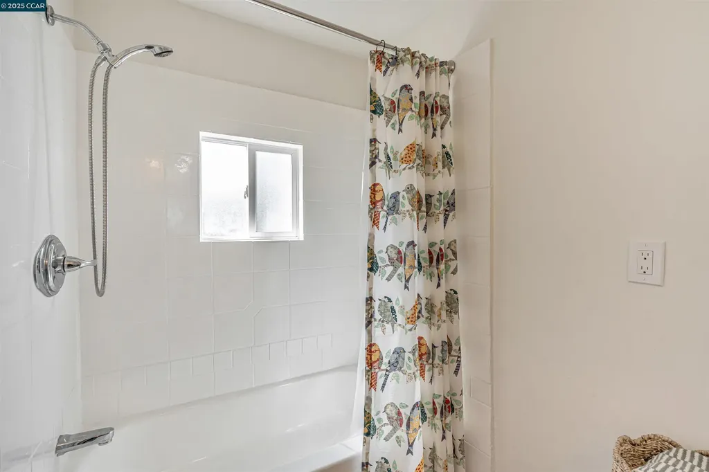 1525 3rd Street Oakland CA 94607