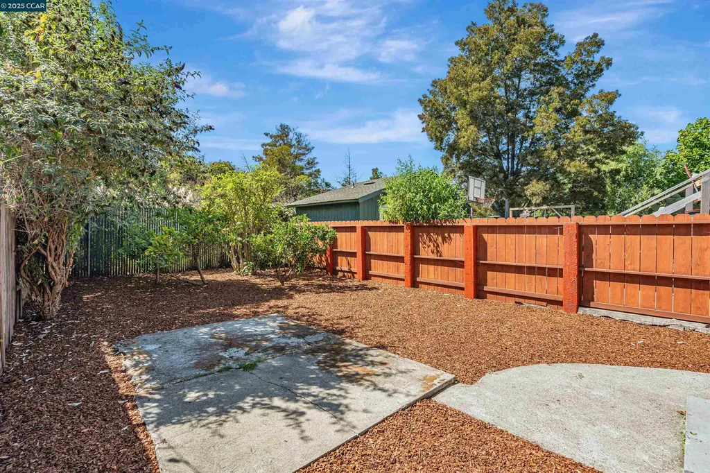 1525 3rd Street Oakland CA 94607